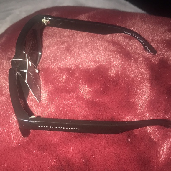 New MARC by MARC JACOBS Black Ladies Sunglasses - Picture 9 of 14